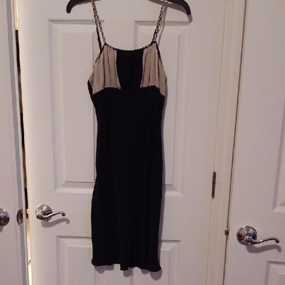 🌺Elegant Black and Cream Women's Slip - Picture 2 of 9